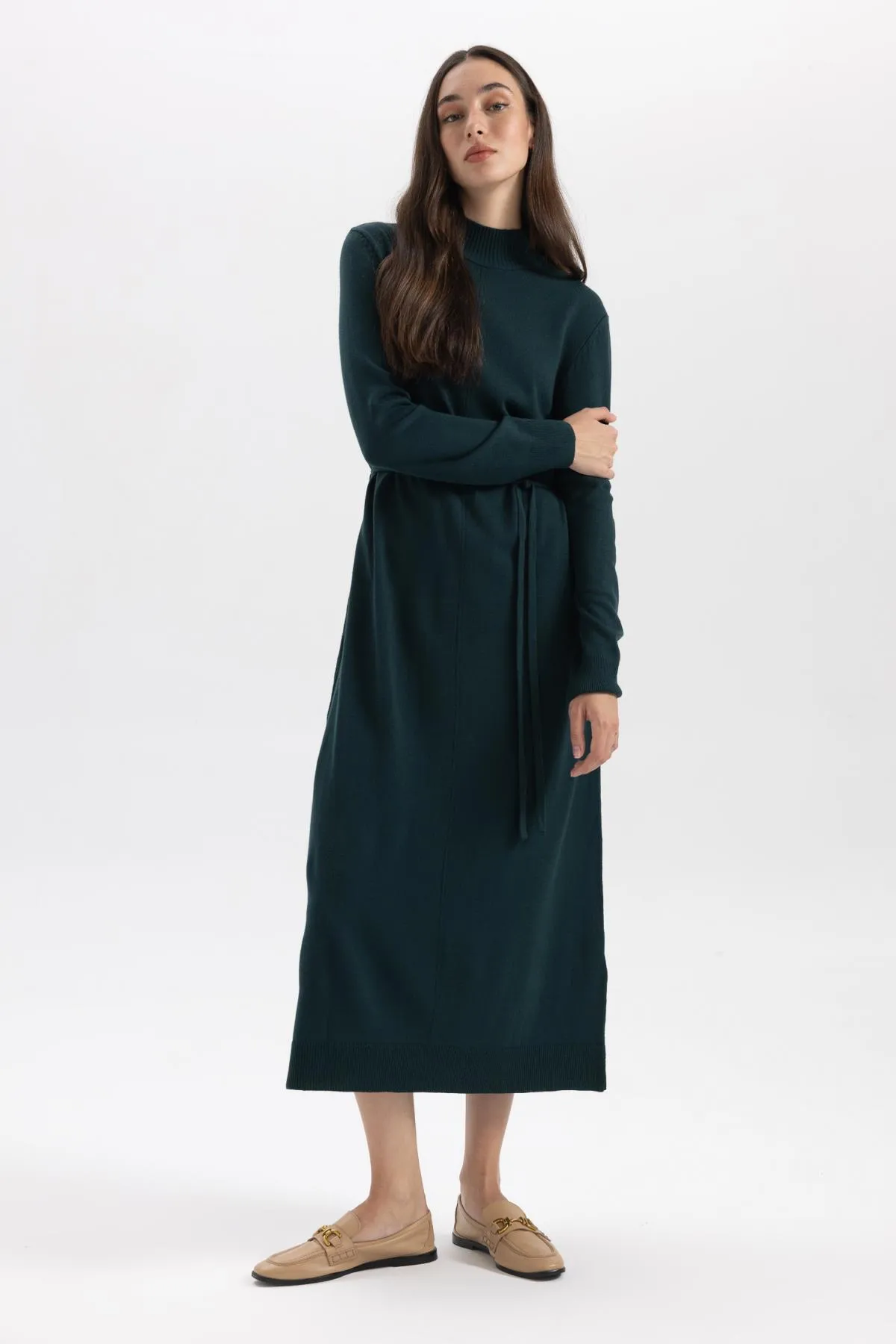 DeFacto  Maxi-Strickkleid mit halbem Rollkragen und langen Ärmeln A9807ax23wn
