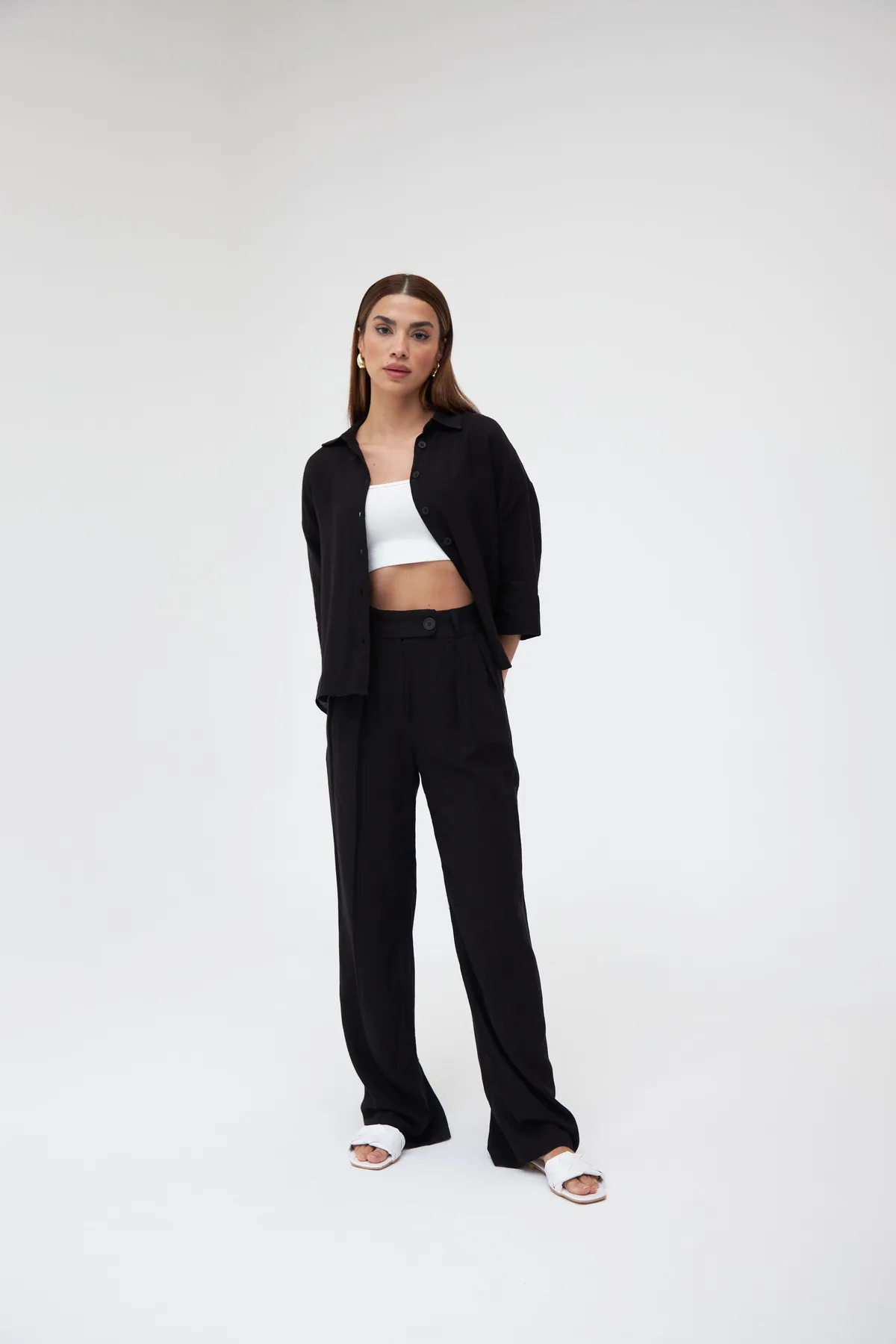 Laluvia  Schwarzes Hemd-Hosen-Doppelset aus Leinen