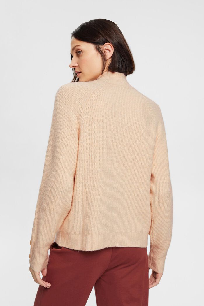 Mit Wolle: Zopfstrick-Pullover