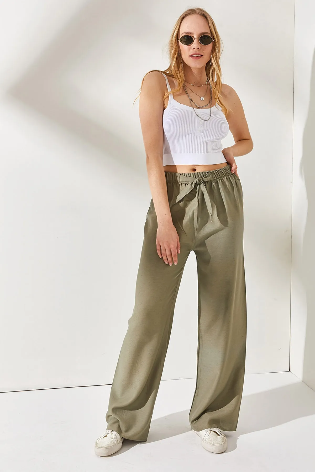 Olalook  Khakifarbene Palazzo-Leinenhose mit elastischem Bund und Schnürung für Damen PNT-19000219