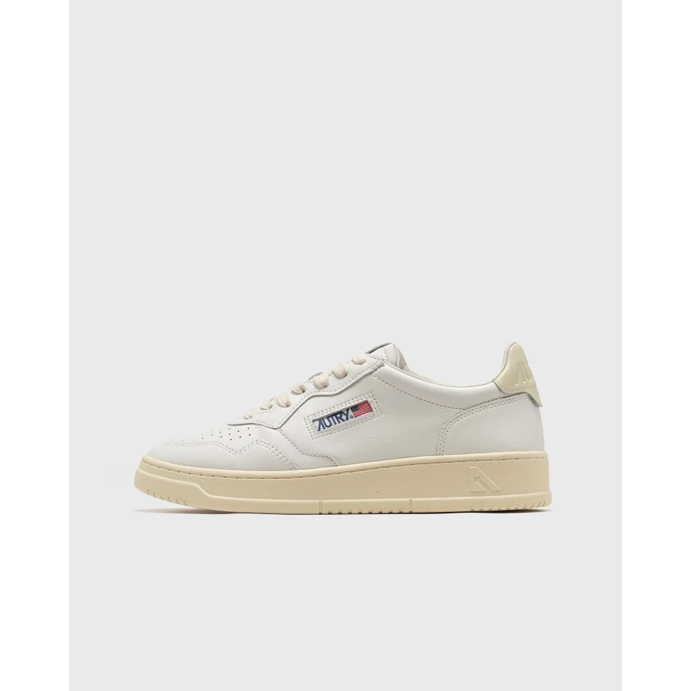 Autry Medalist WMNS Low AULWLL54 / weiss