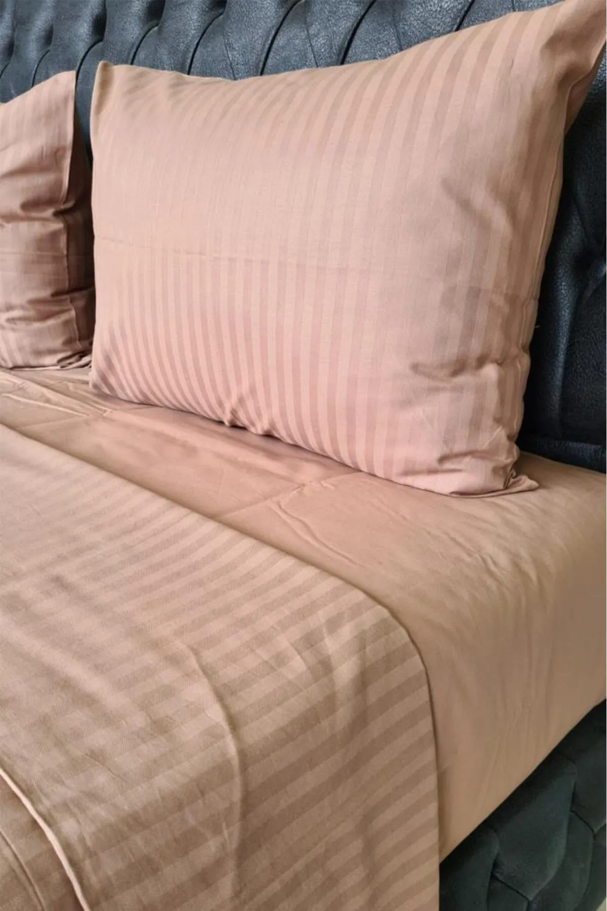 Çeyiz Diyarı  Satin-Elegantes Dobby-Doppelbettbezug-Set in Braun
