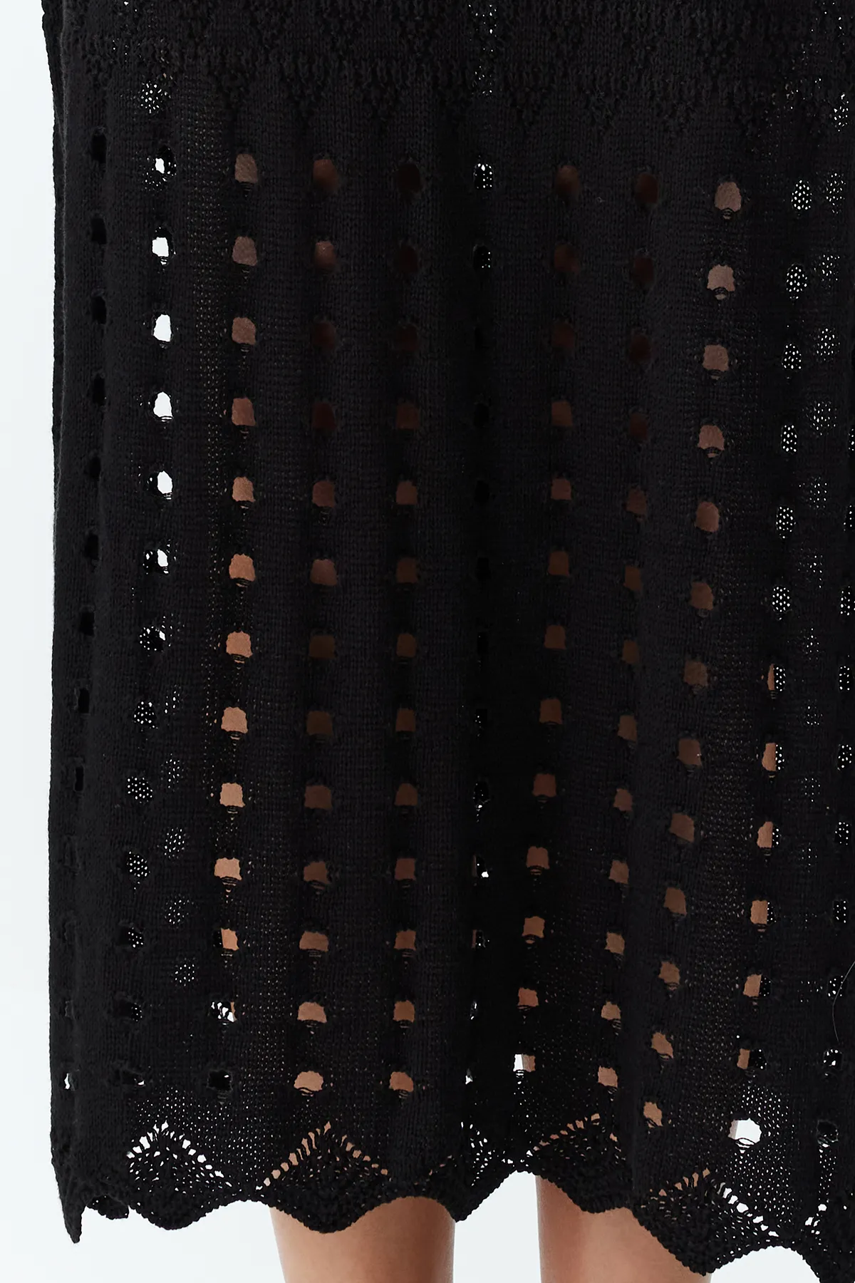Trendyol Collection  Schwarzes Maxi-Strandkleid im gestrickten Strick-Look TBESS22EL2917