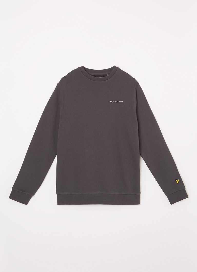 Lyle & Scott -neulepusero logolla