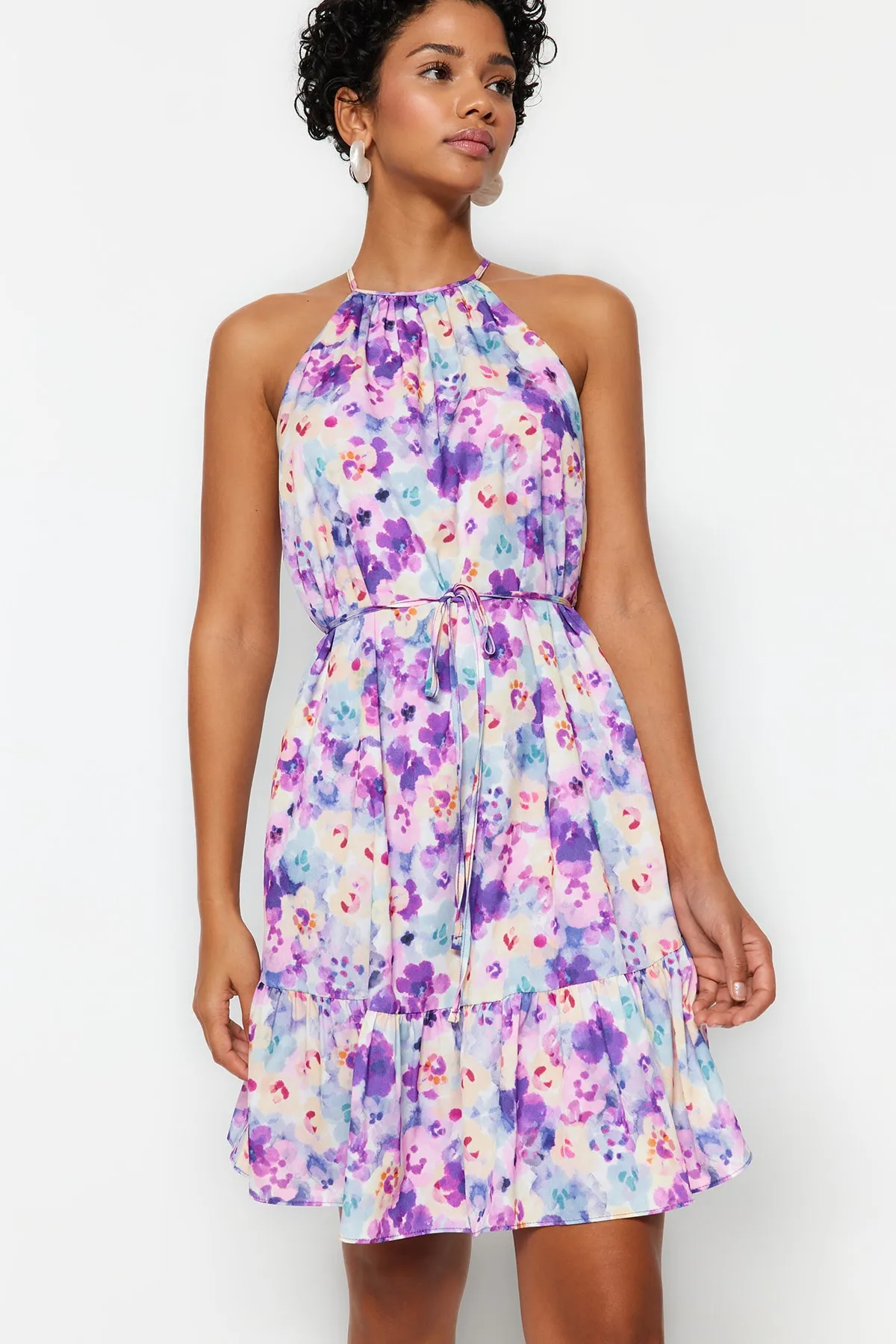 Trendyol Collection  Lilafarbenes, florales A-Linien-Minikleid aus Webstoff mit Bindedetail TWOSS22EL00666