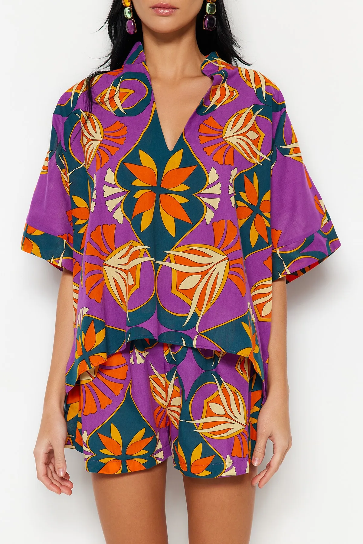 Trendyol Collection  Set aus Hemd und Shorts aus 100 % Baumwolle mit ethnischem Muster TBESS23AU00147