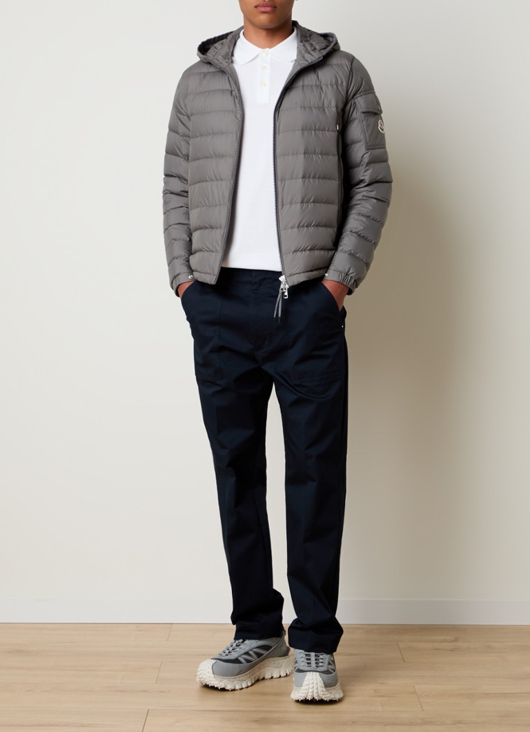 Giacca imbottita Moncler Galion con cappuccio, imbottita in piuma d'oca.