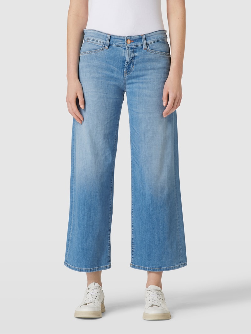 Jeans mit Label-Patch Modell 'CHRISTIE' in hellblau