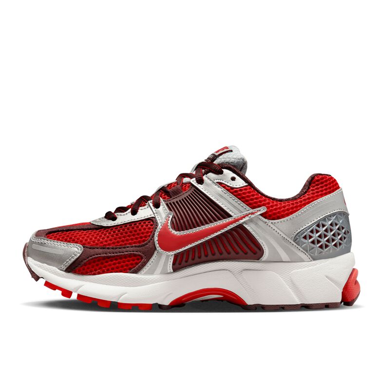 NIKE Zoom Vomero 5 