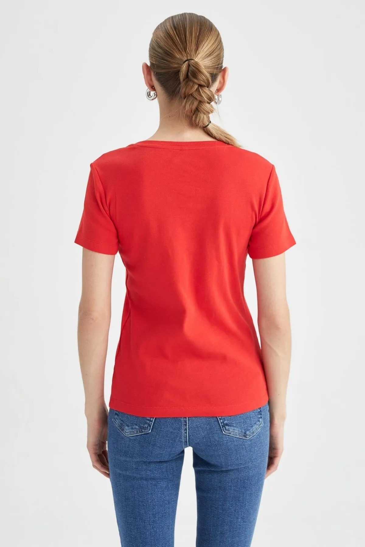 DeFacto  Slim Fit T-Shirt mit V-Ausschnitt und kurzen Ärmeln, 100 % Baumwolle, I1080az23sm