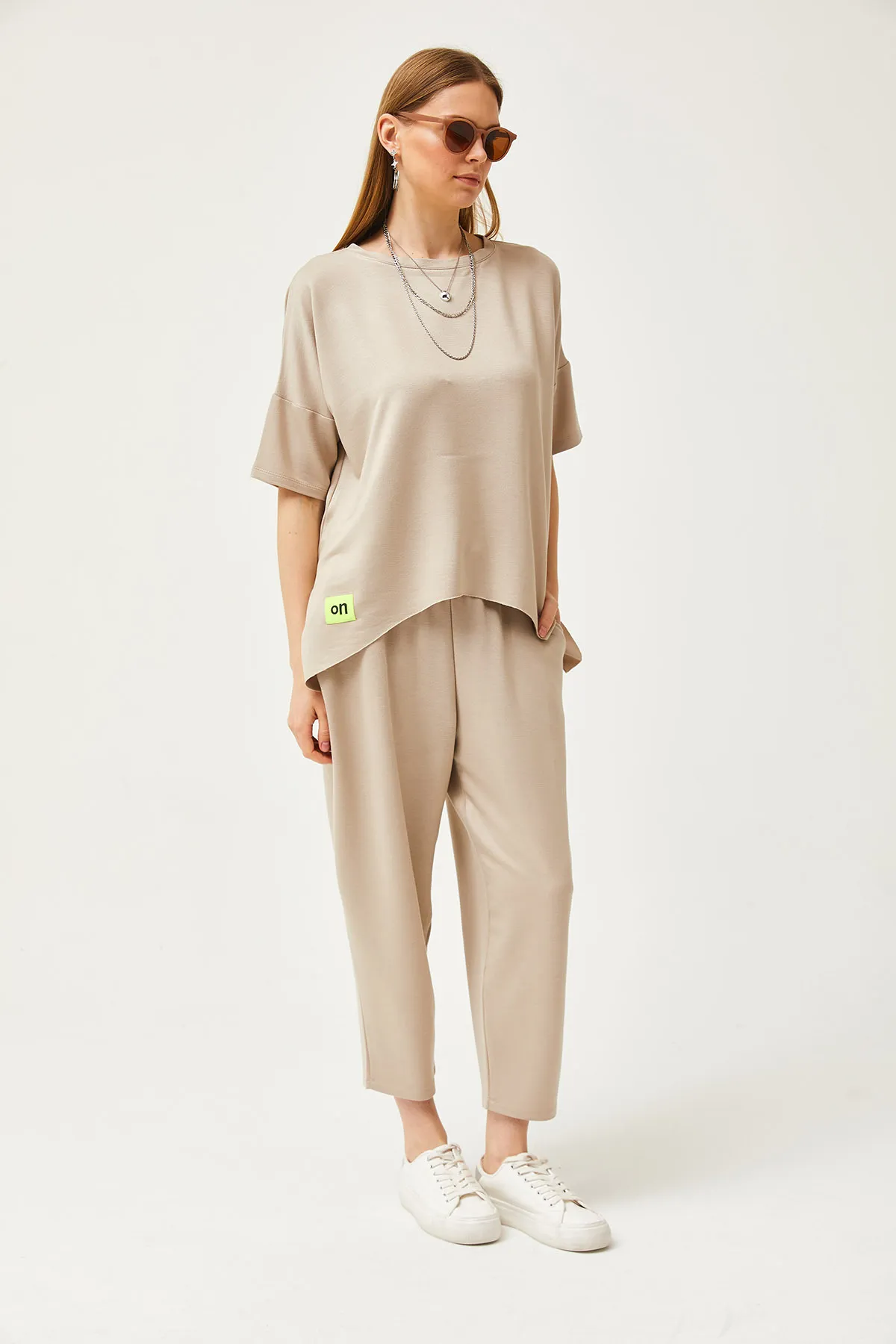 Olalook  Asymmetrische Bluse für Damen in Steinoptik, weiches, strukturiertes Unterteil und Oberteil, Kristallanzug TKM-19000269