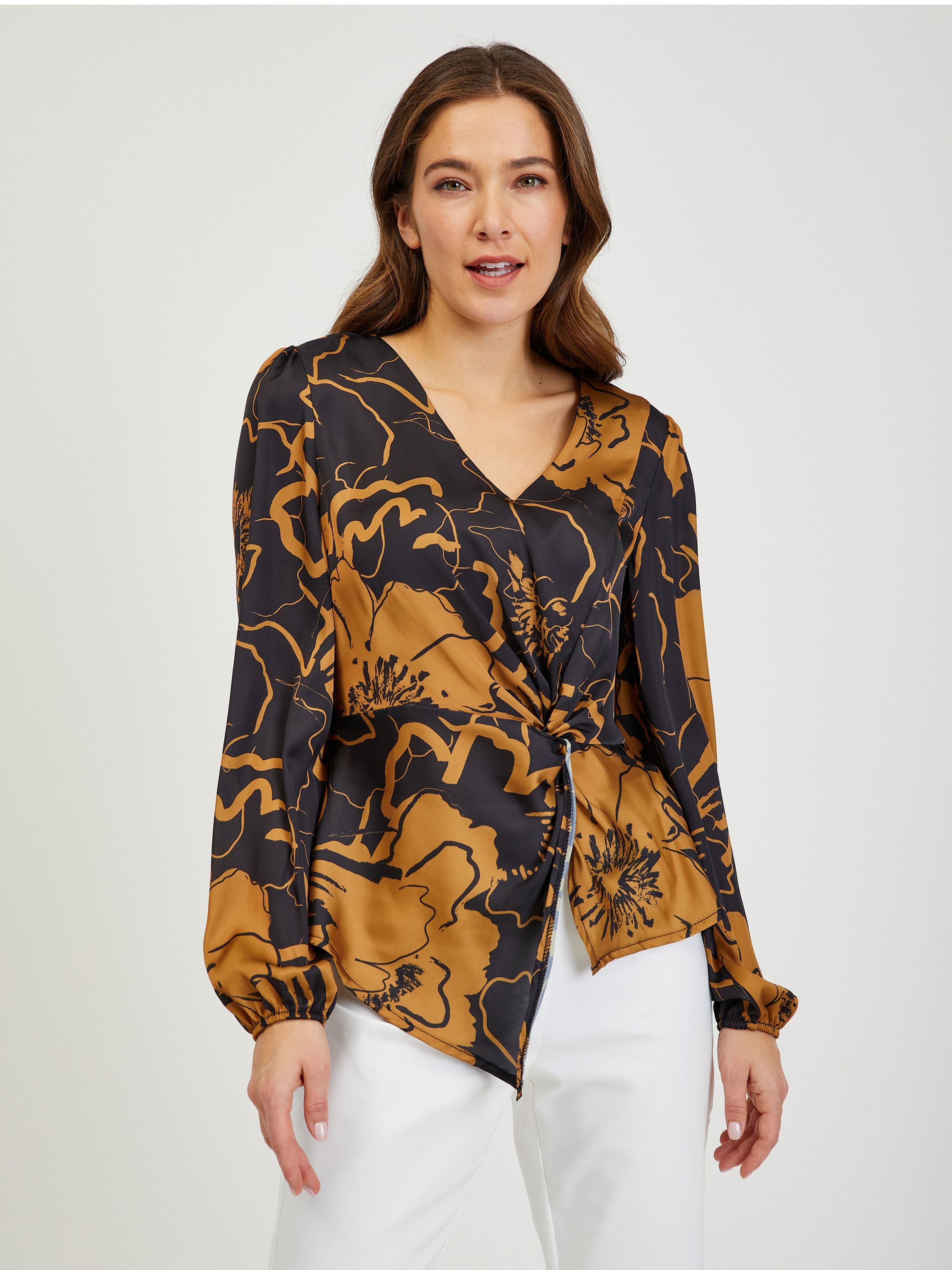 Braun-schwarze Damen-Satinbluse mit Blumenmuster ORSAY