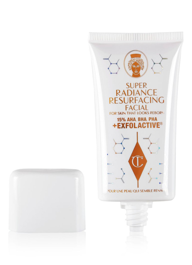 Šarlotes Tilberijas Super Radiance Resurfacing Facial - pīlinga un vakara sejas procedūra
