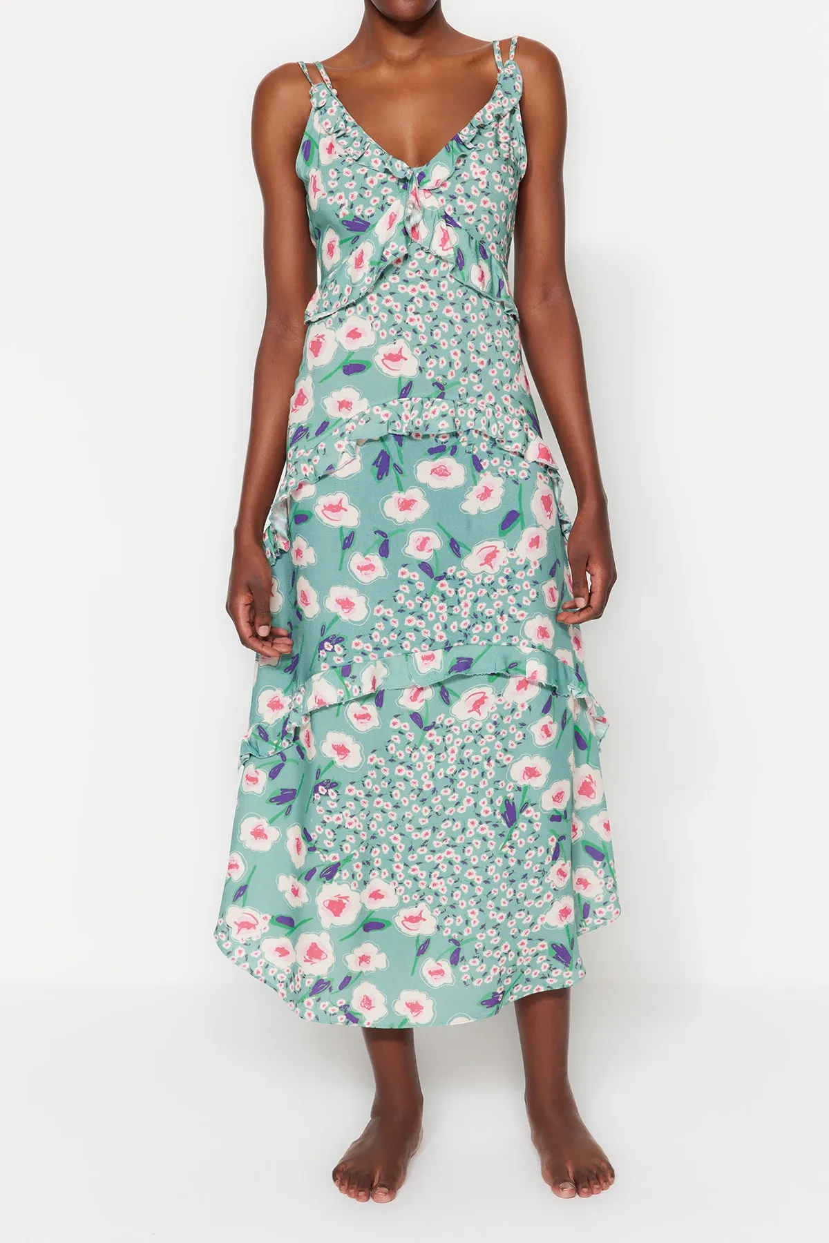 Trendyol Collection  Grünes Strandkleid mit Blumenrüschen TBESS21EL4222