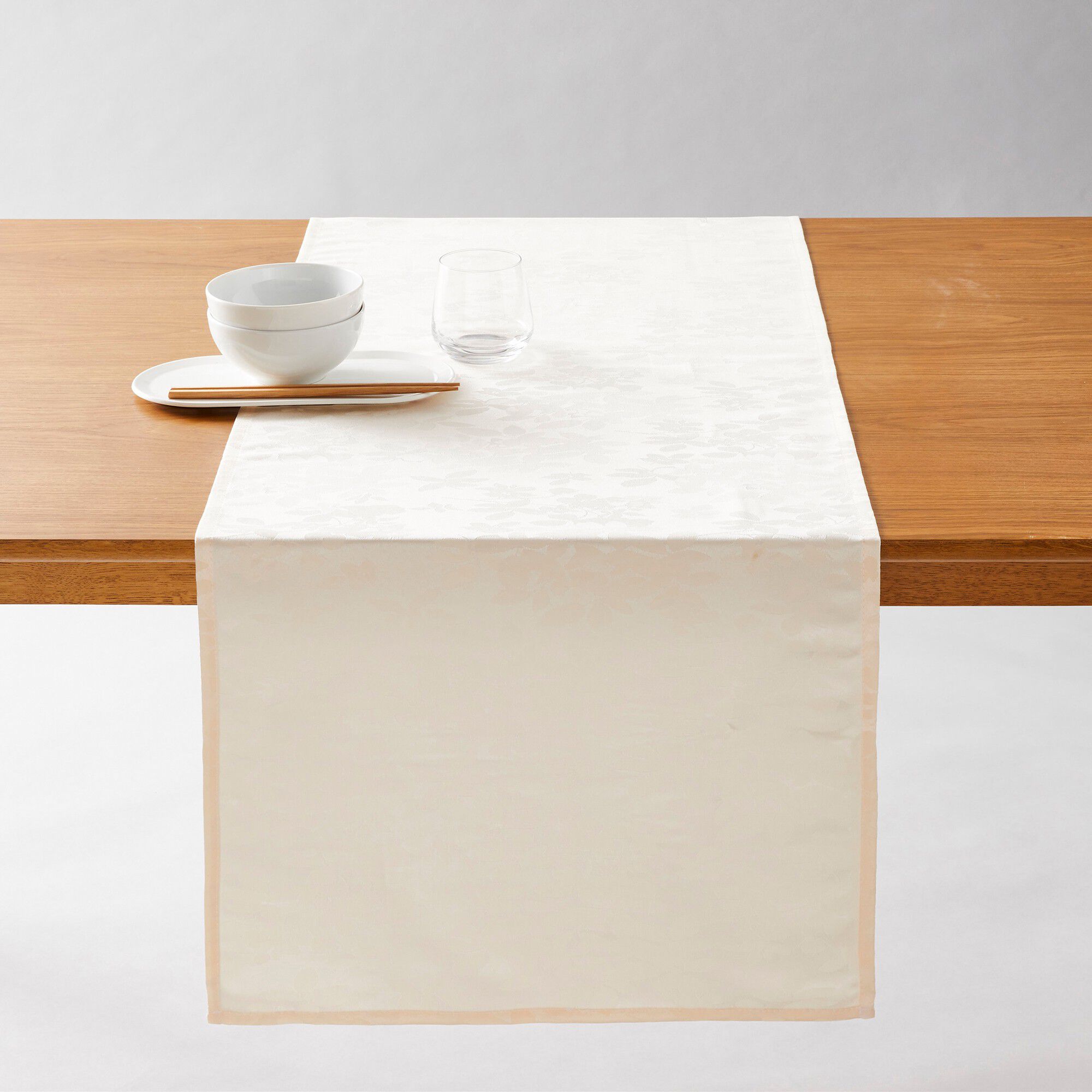 Nappe damassée feuillages Colombine