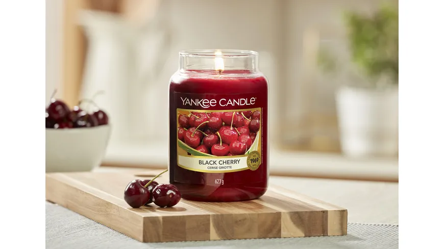 Yankee Candle Große Kerze im Glas Black Cherry