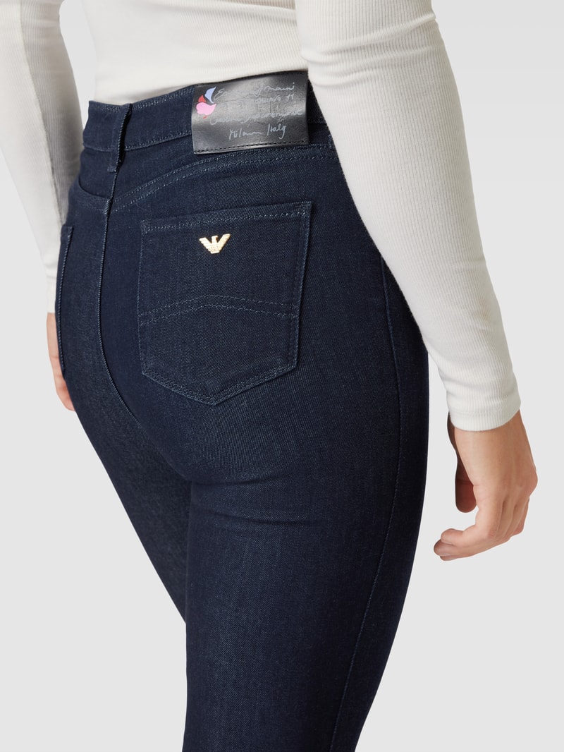 Jeans mit Label-Detail in jeans