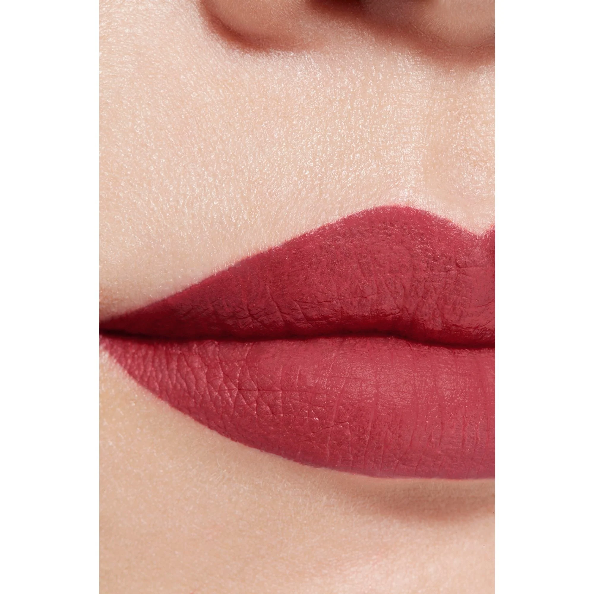 ROUGE ALLURE LIQUID VELVET - LE ROUGE À LÈVRES FLUIDE MAT INTENSE À LA TENUE ULTRA LONGUE DURÉE