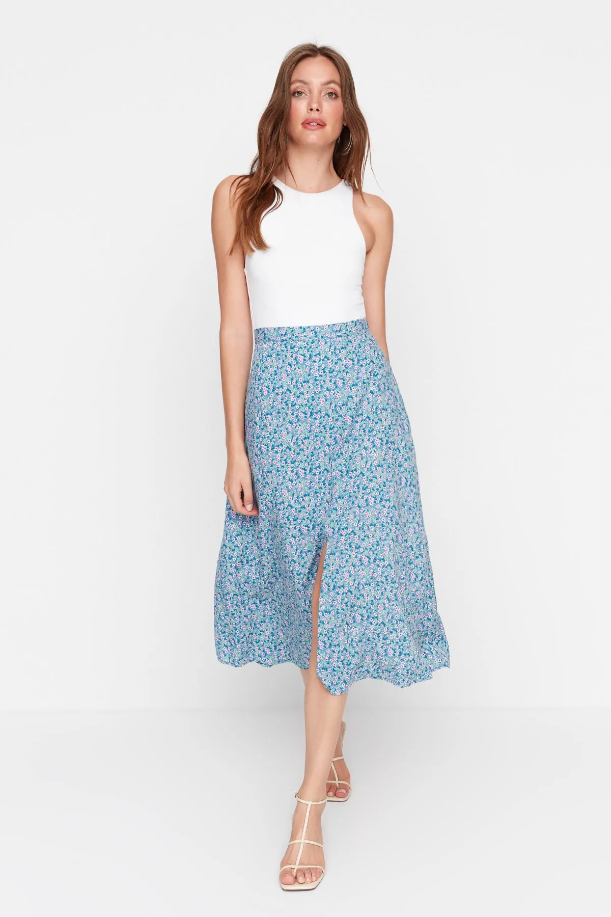Trendyol Collection  Blauer, gewebter Midi-Rock aus Viskosestoff mit detailliertem Blumenmuster und Schlitz TWOSS20ET0230