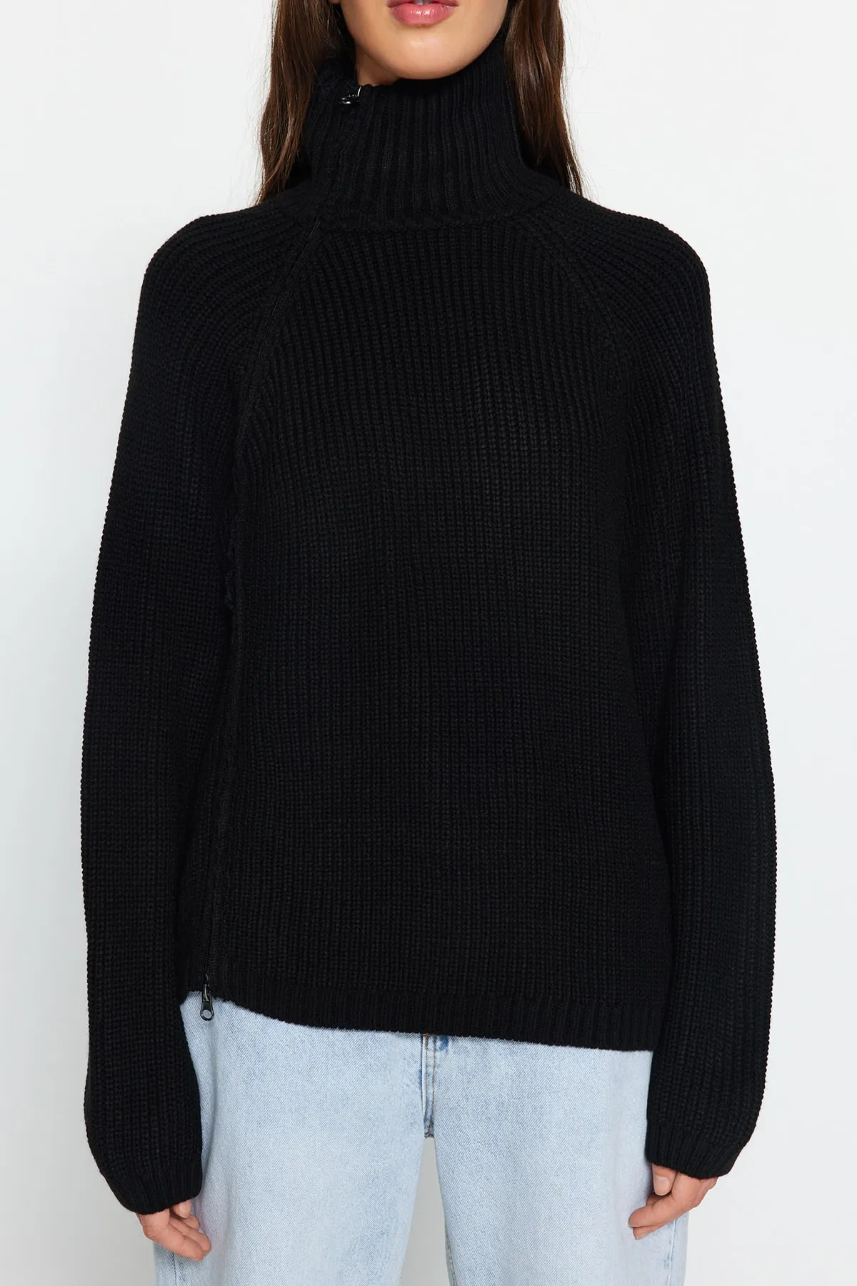 Trendyol Collection  Schwarzer Strickpullover mit Reißverschluss TWOAW24KZ00145