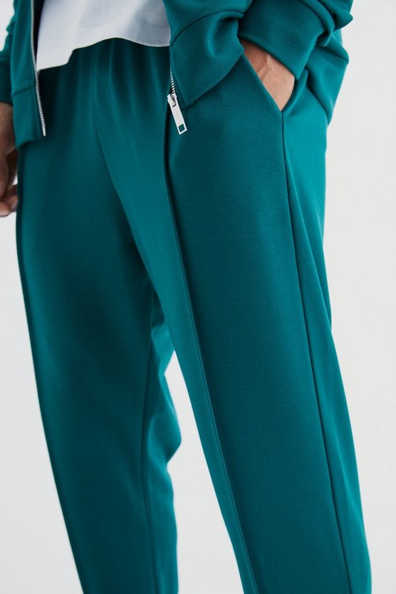 Schmale Slim-Fit Jogginghose mit elastischem Bund