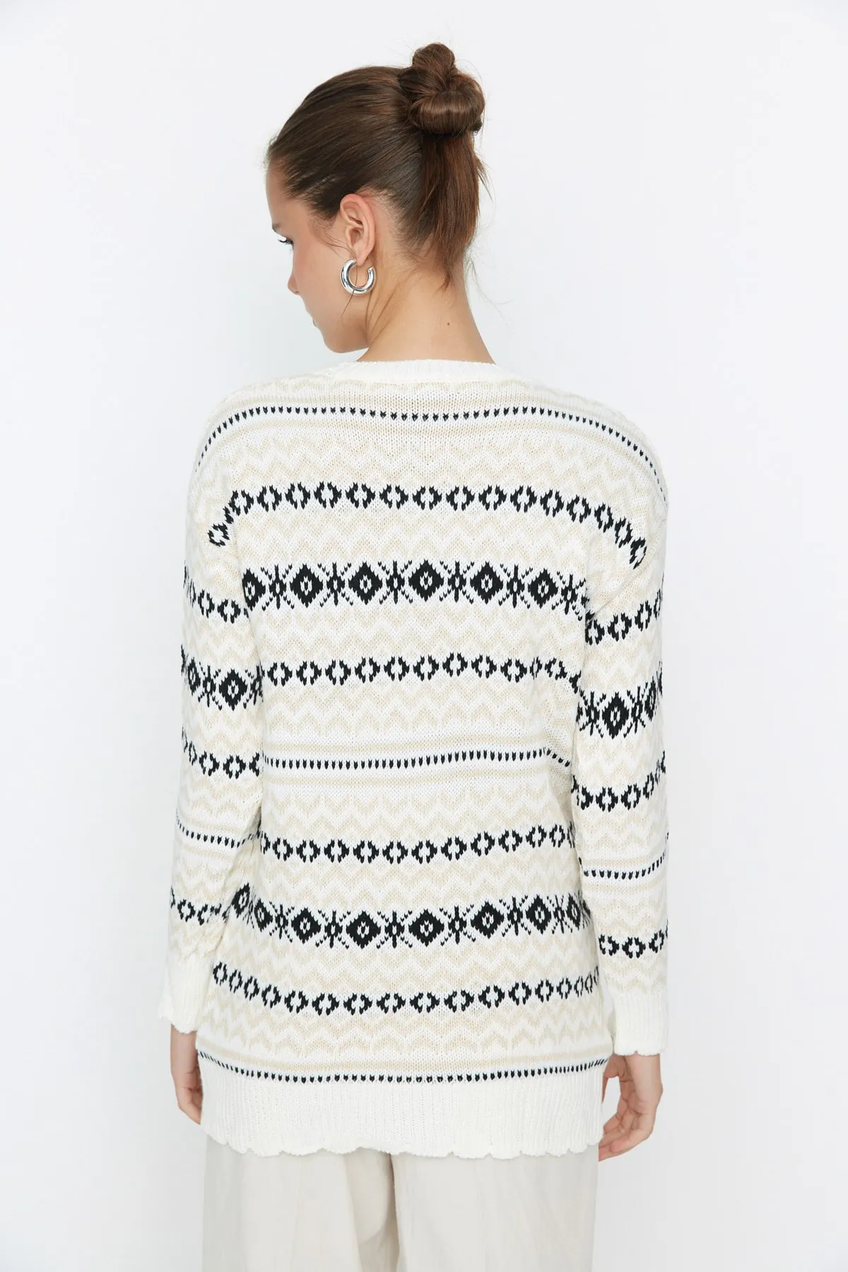 Trendyol Collection  Ecrufarbener Jacquard-Pullover TWOAW23KZ00289
