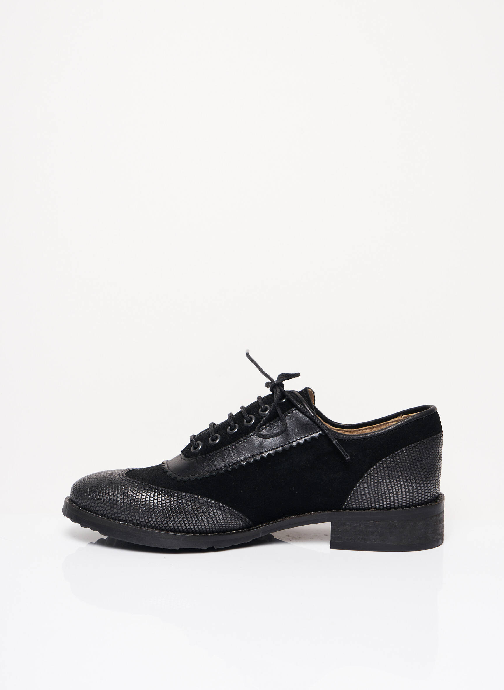 Casta Derby Femme couleur noir