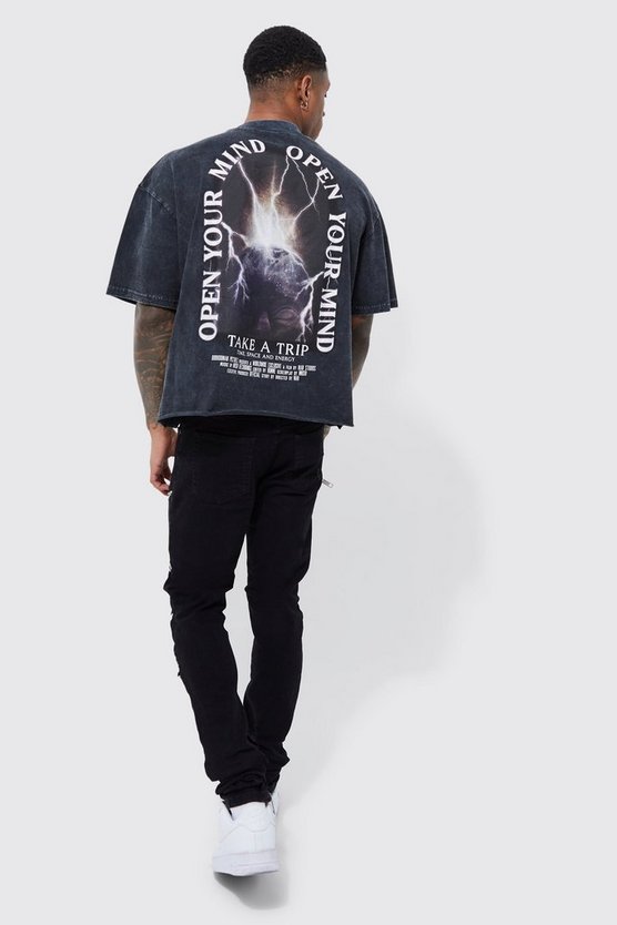 Kastiges Oversize T-Shirt mit rohem Saum