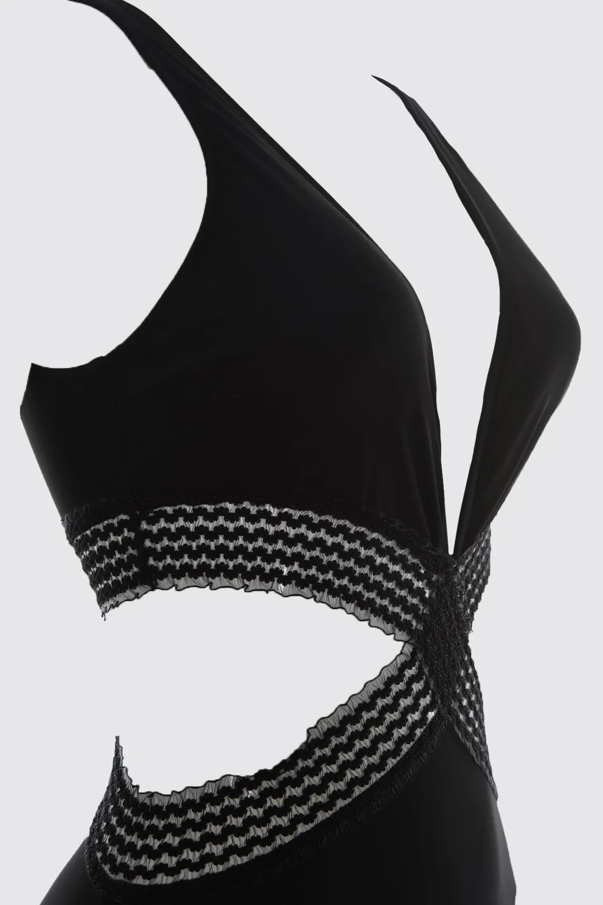 Trendyol Collection  Schwarzer Badeanzug mit Streifen und Accessoire-Detail TBESS21MA0077