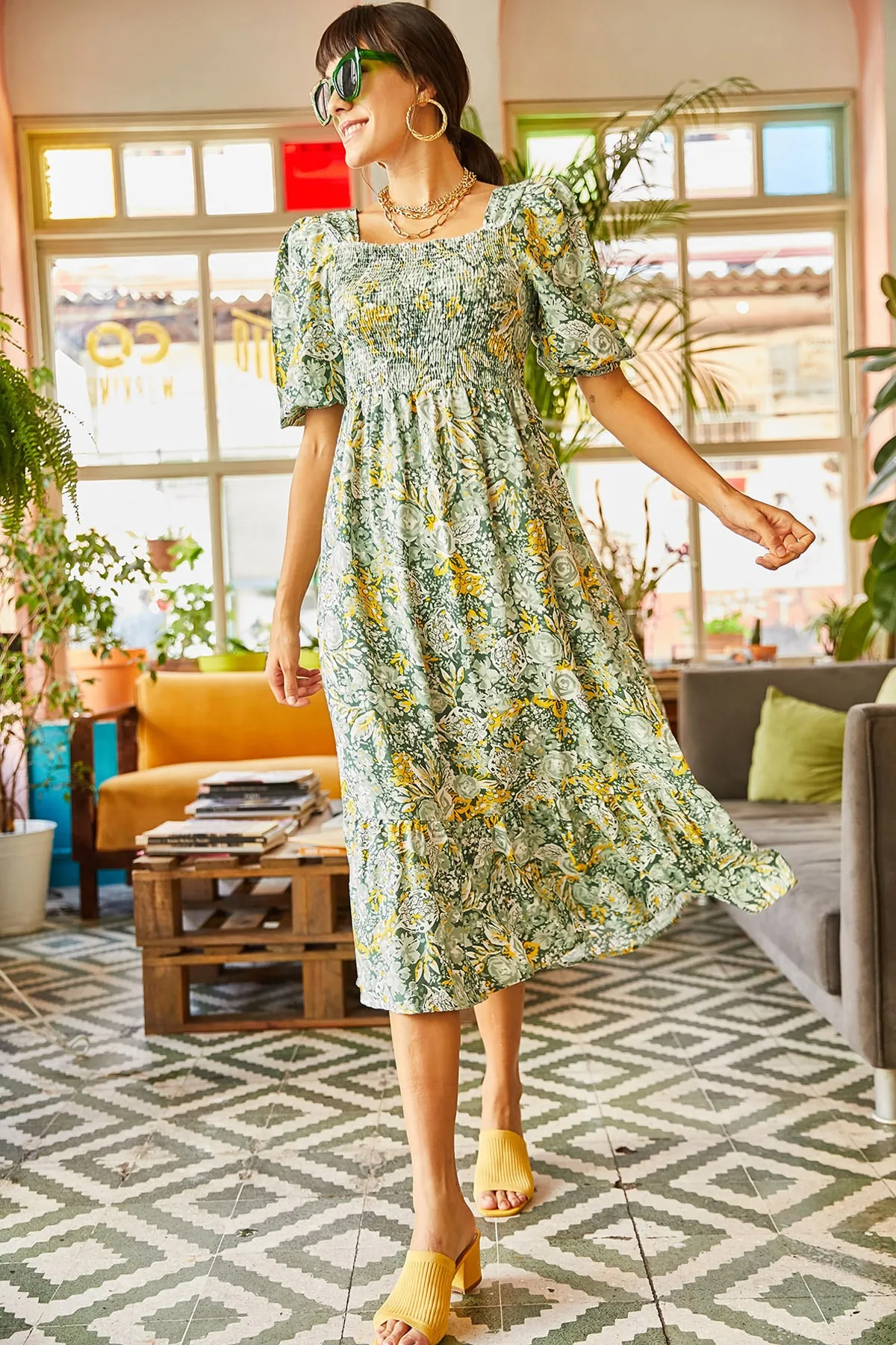 Olalook  Damen-Kleid aus gewebter Viskose in Grün-Gelb mit Gimped-Motiv ELB-19001483