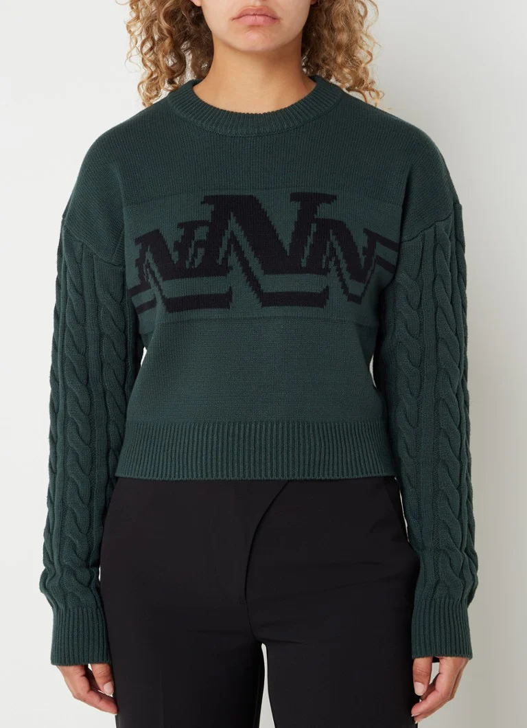 Pulover NIKKIE Tally din tricot fin, scurt, cu model tricotat