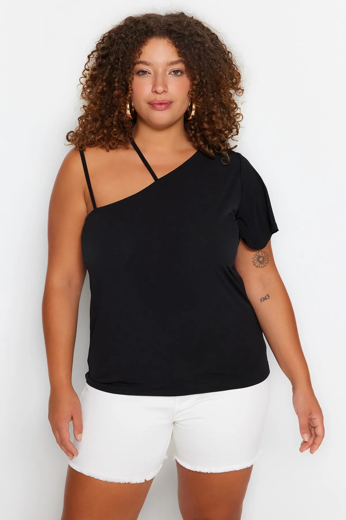 Trendyol Curve  Schwarze einärmelige Strickbluse TBBSS23AF00044