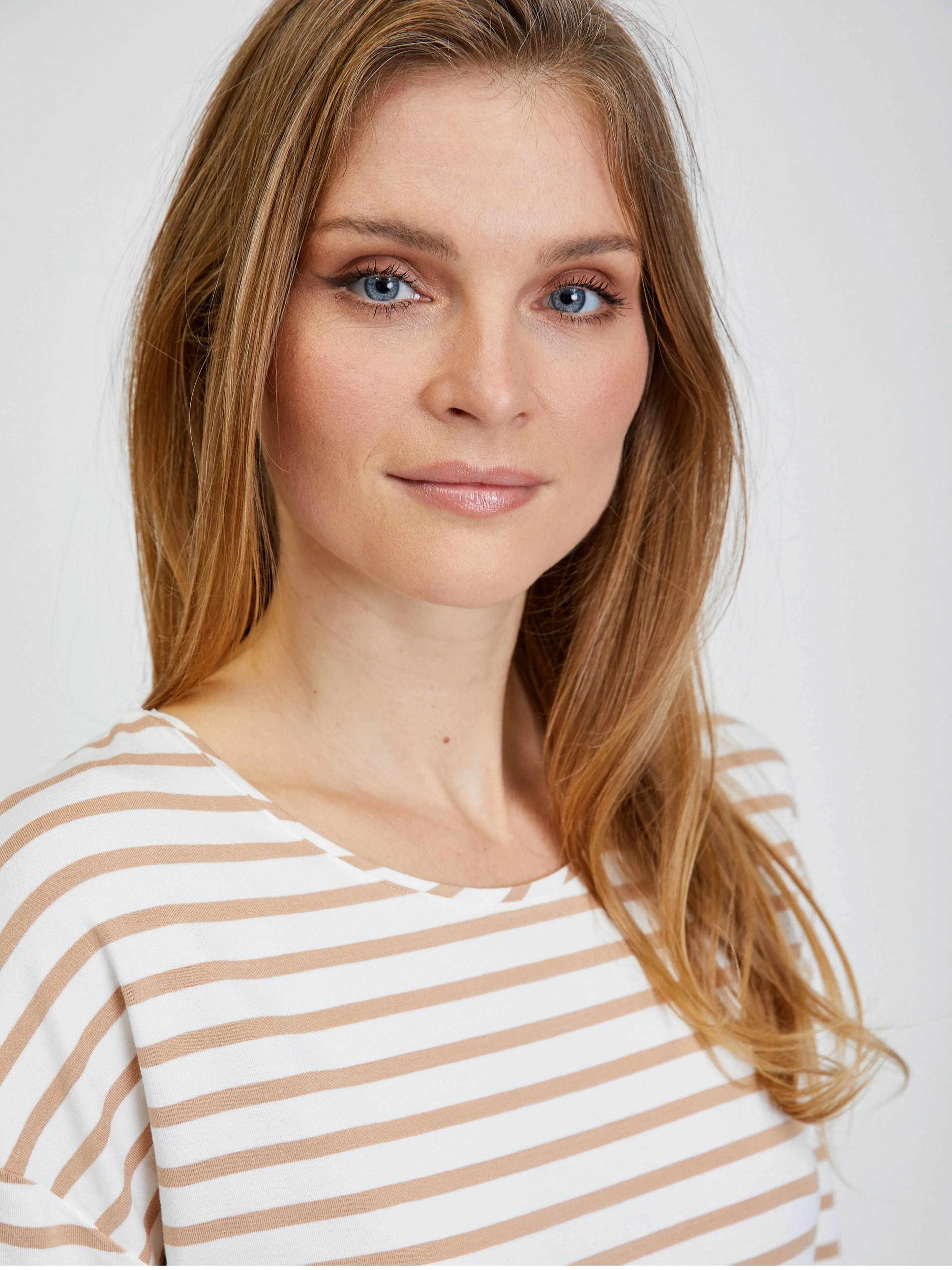Beige gestreiftes T-Shirt mit Dreiviertel Ärmeln ORSAY
