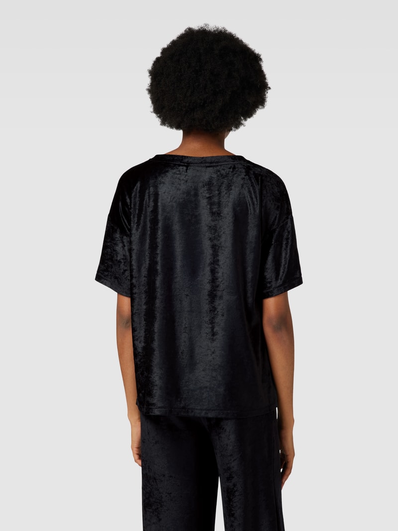 T-Shirt mit Rundhalsausschnitt und überschnittenen Schultern in schwarz