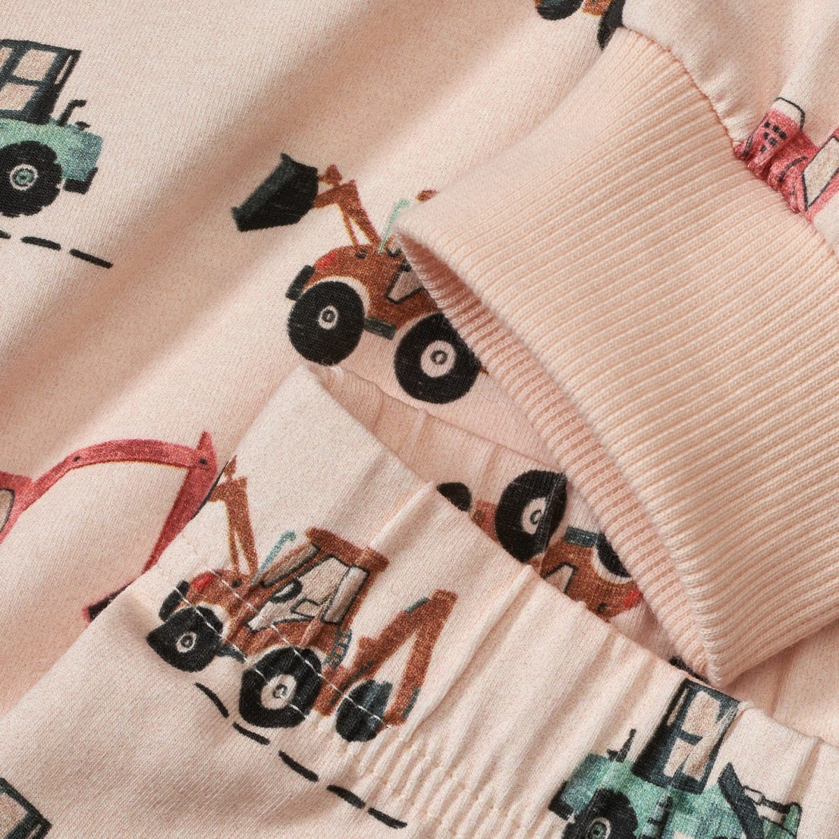 Schlafanzug mit Traktor-Muster, beige, Gr. 92, 1 St