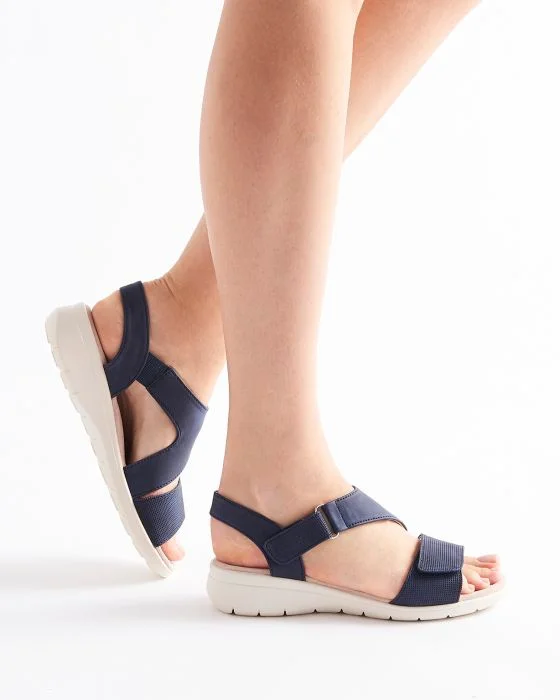 Sandales compensées aspect nubuck
