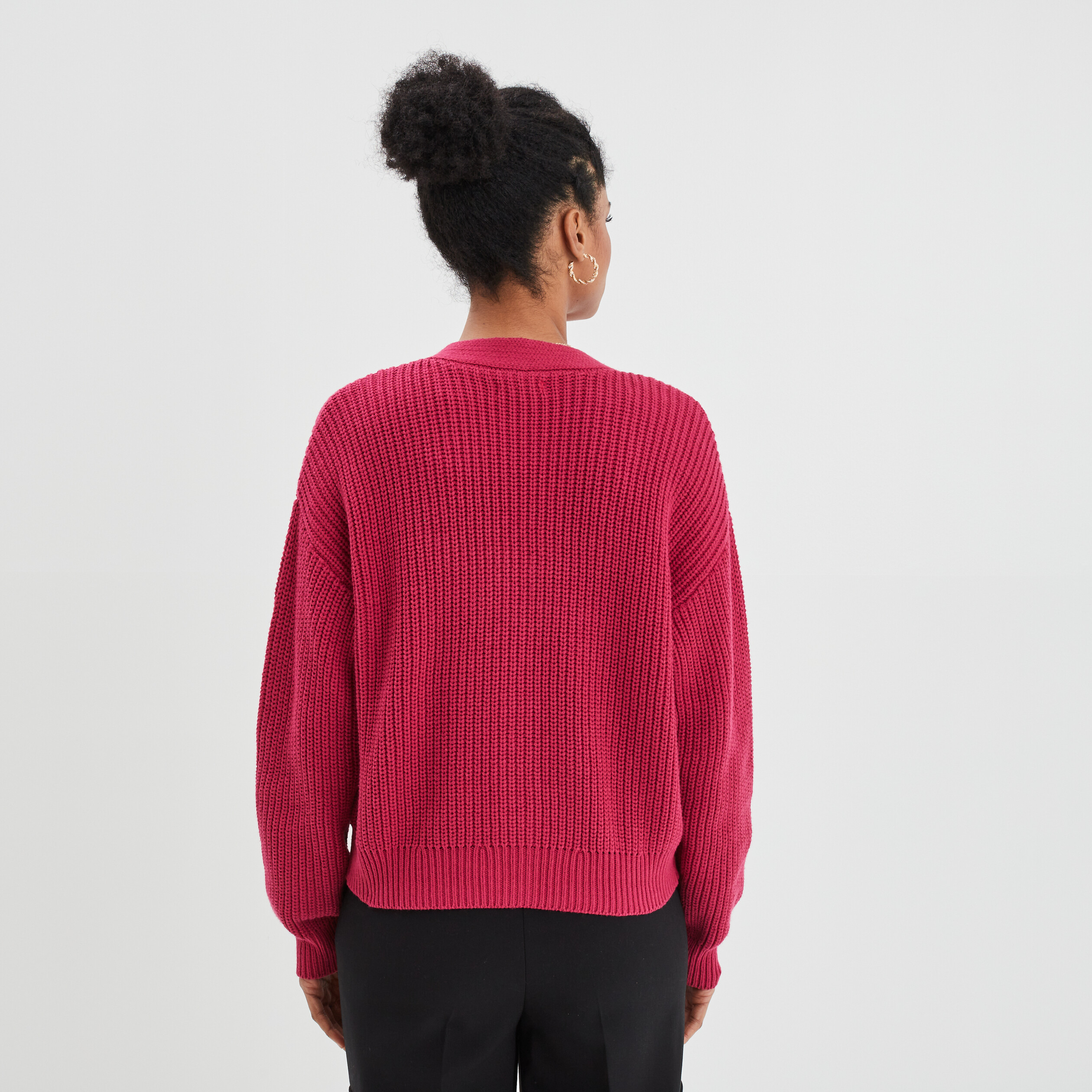 Gilet col en V avec 3 boutons rose framboise femme | La Halle