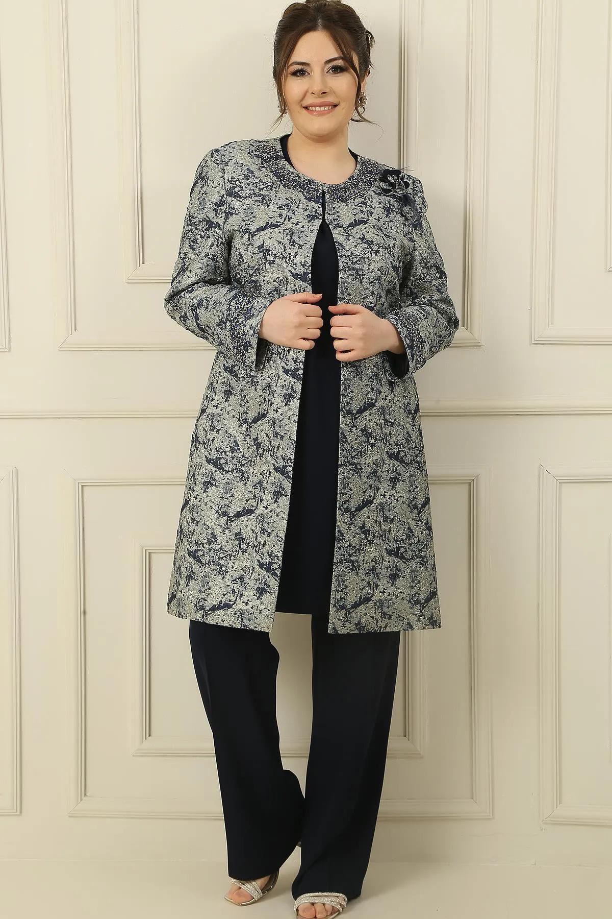 By Saygı  Schmuck mit Steindetail an Kragen und Ärmeln, gefütterte Jacquardjacke mit Tanktop und Hose darin, große Größe, 3-teilig