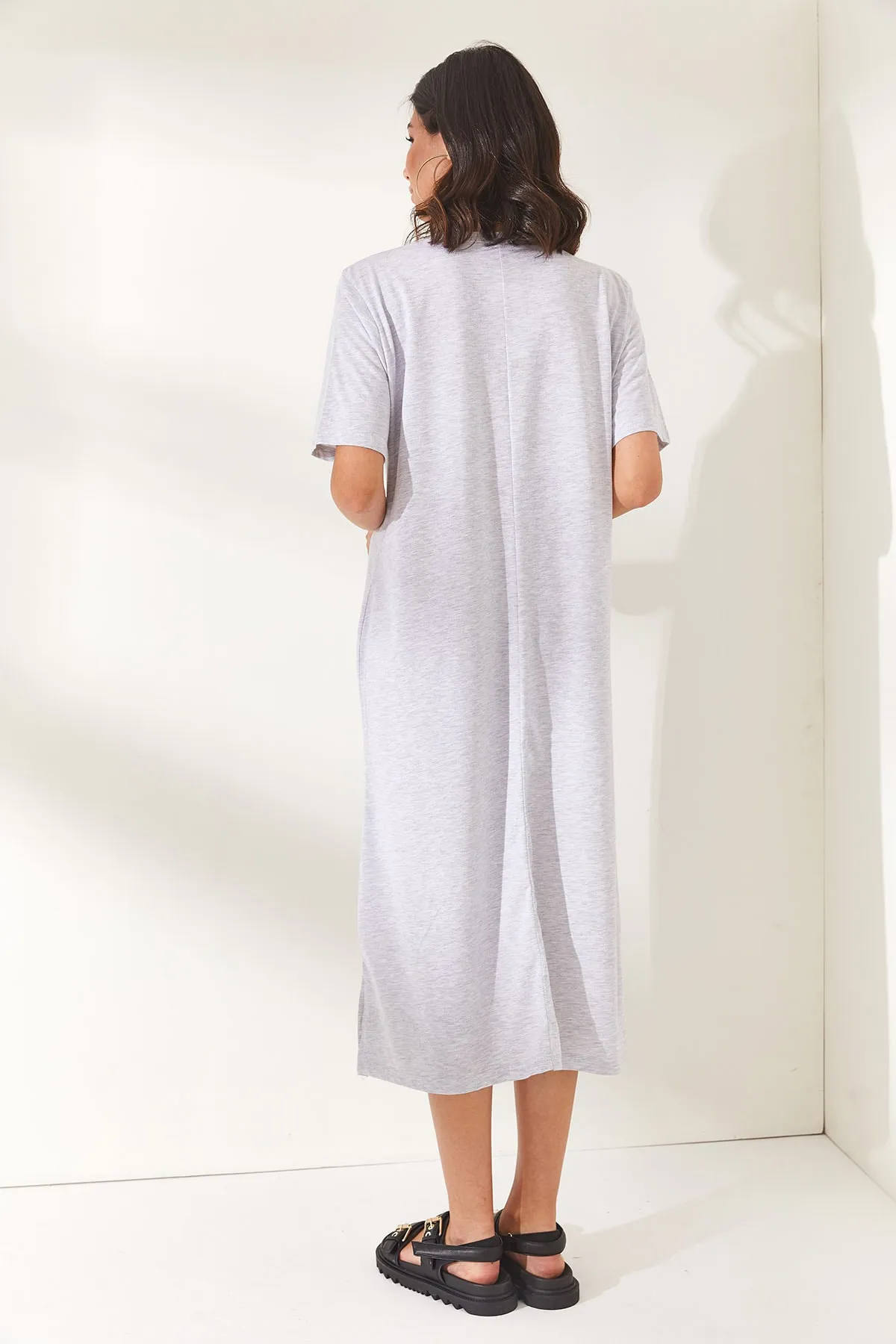 Olalook  Graues Oversize-Baumwollkleid mit seitlichem Schlitz für Damen ELB-19001880