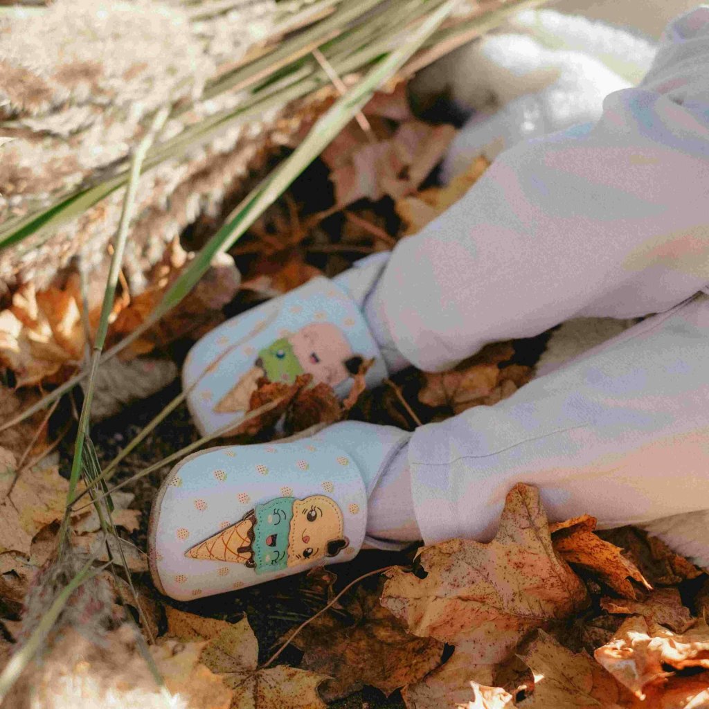 Lait et Miel Cornet de Glaces Krabbelschuhe mit Eis