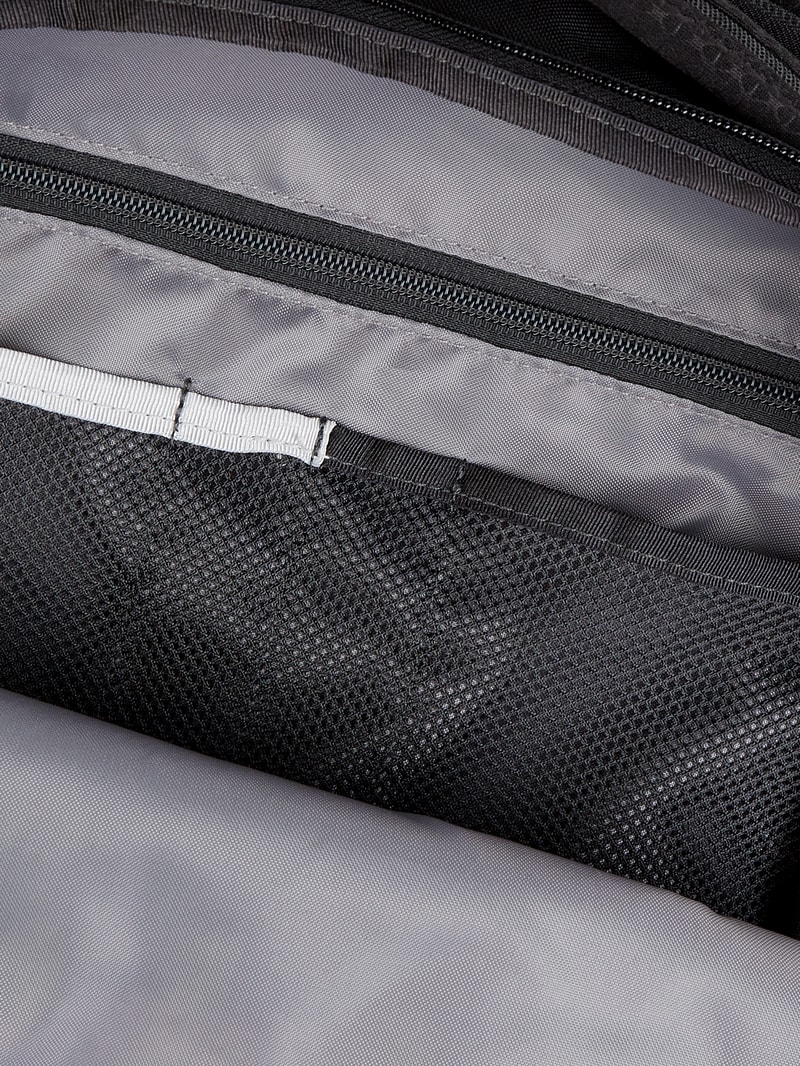 Rucksack mit Laptopfach Modell 'Vault' in schwarz