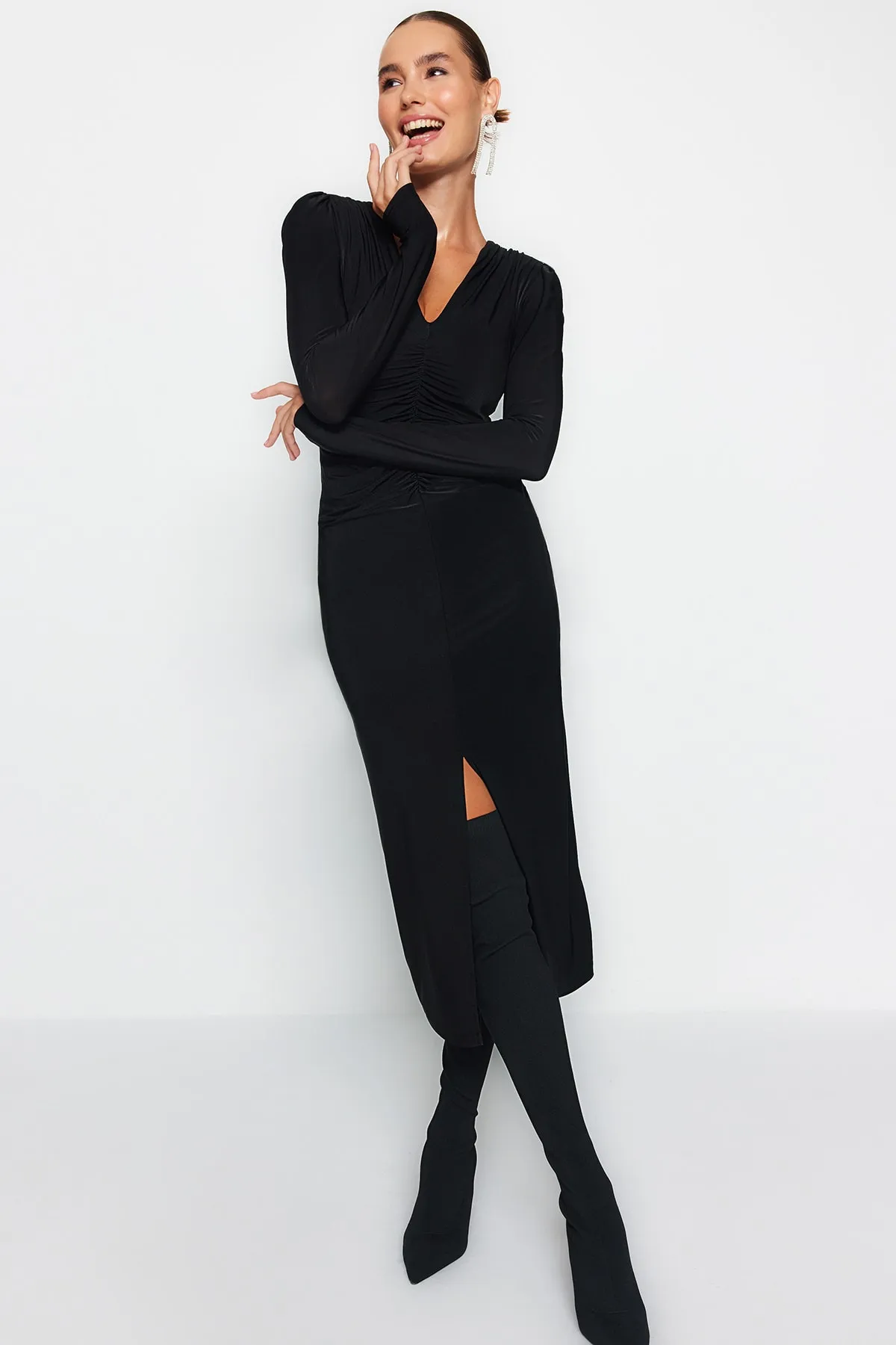 Trendyol Collection  Schwarzes, tailliertes, gestricktes, elegantes Abendkleid TPRAW24EL00079