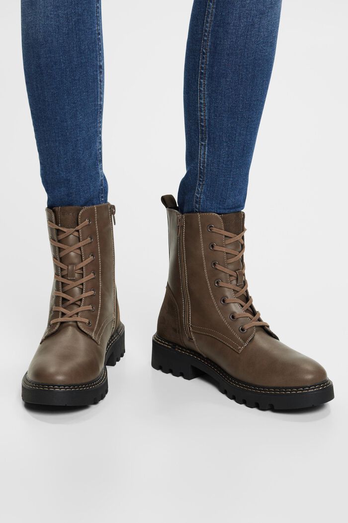 Schnürboots aus veganem Leder