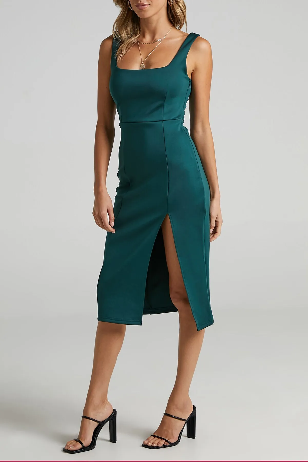 Madmext  Smaragdgrünes, detailliertes Midikleid mit Trägerschlitz und Schlitz Mg1423