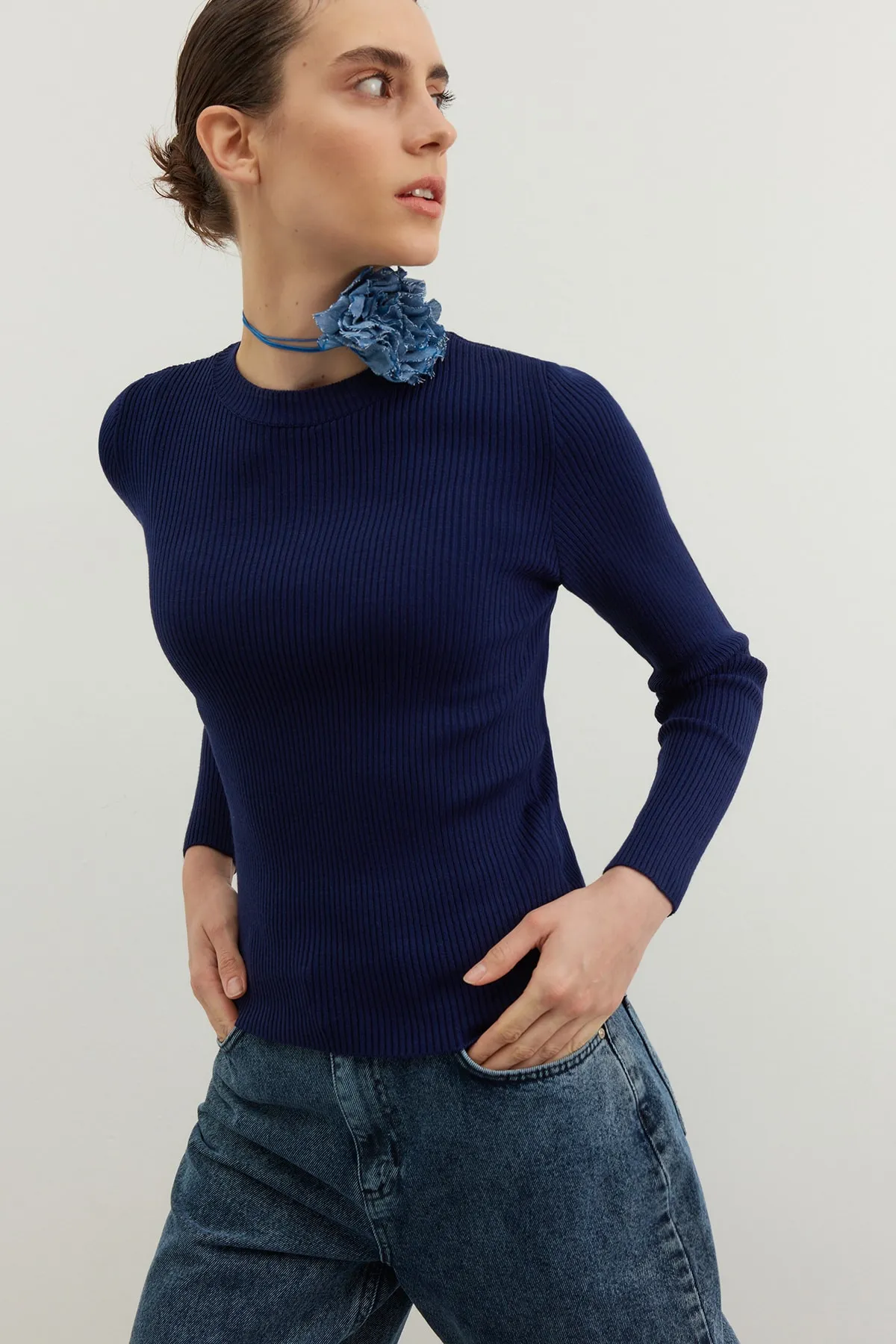 Trendyol Collection  Marineblauer Basic Strickpullover mit Kordelzug TWOAW22KZ1708