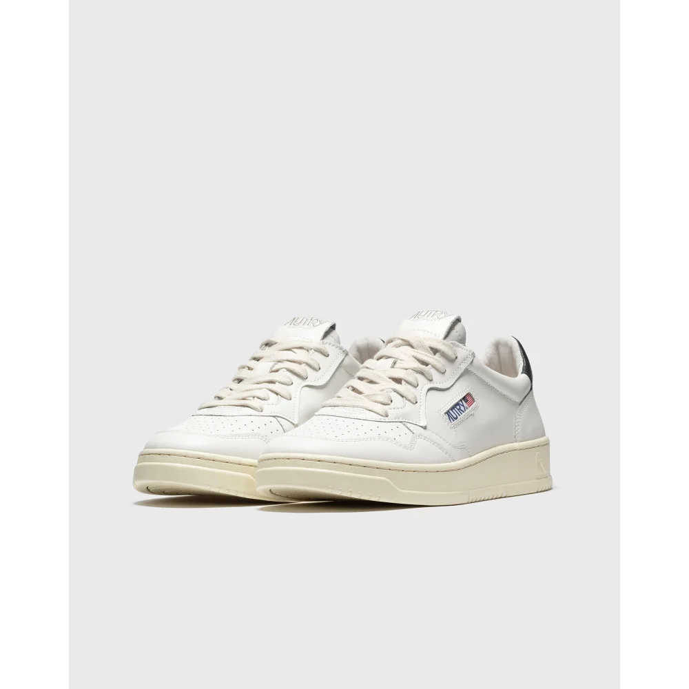 Autry Medalist Wmns Low AULWLL22 / weiss