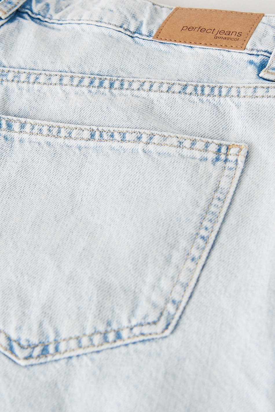 Loose denim shorts