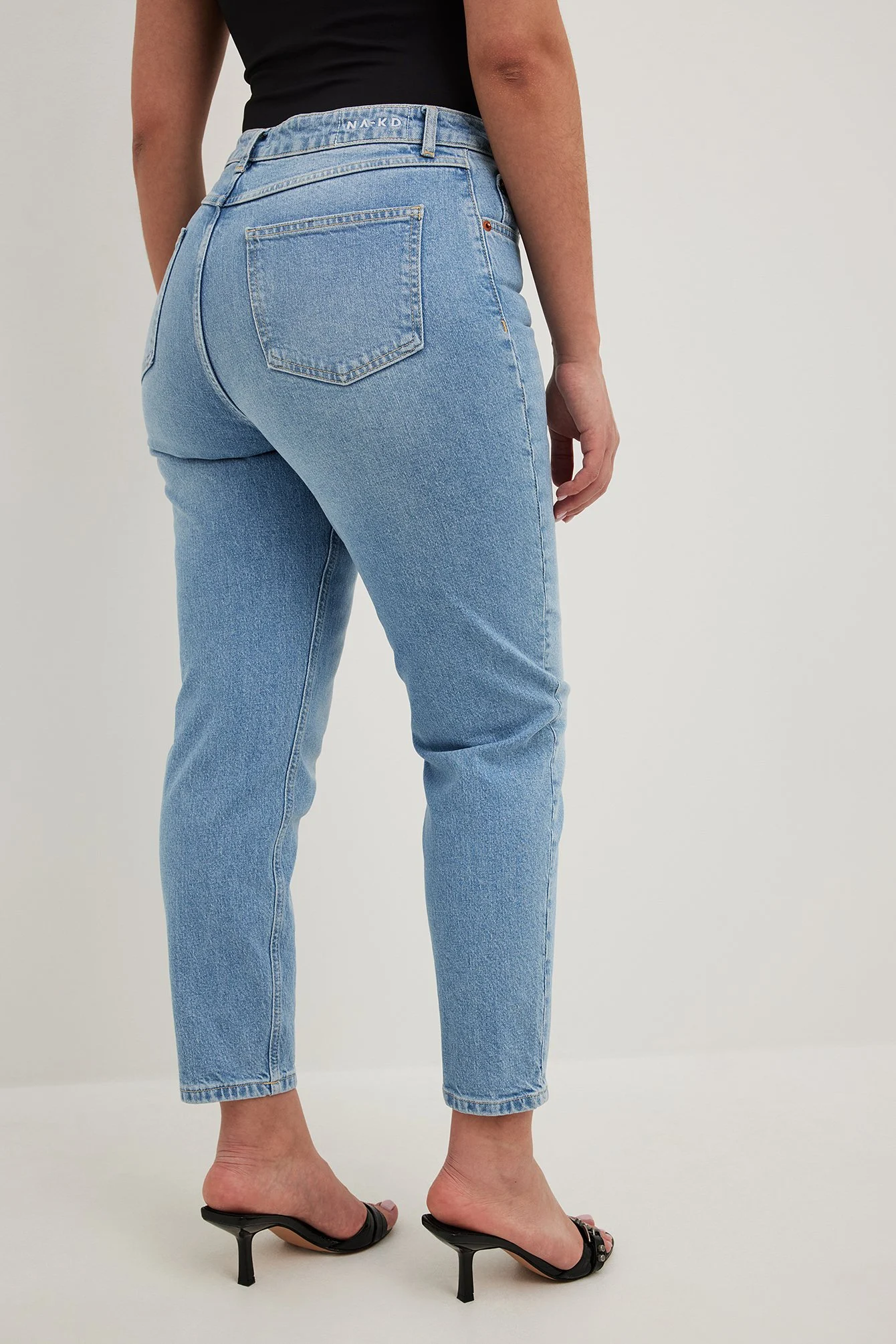 Mom Jeans mit hoher Taille