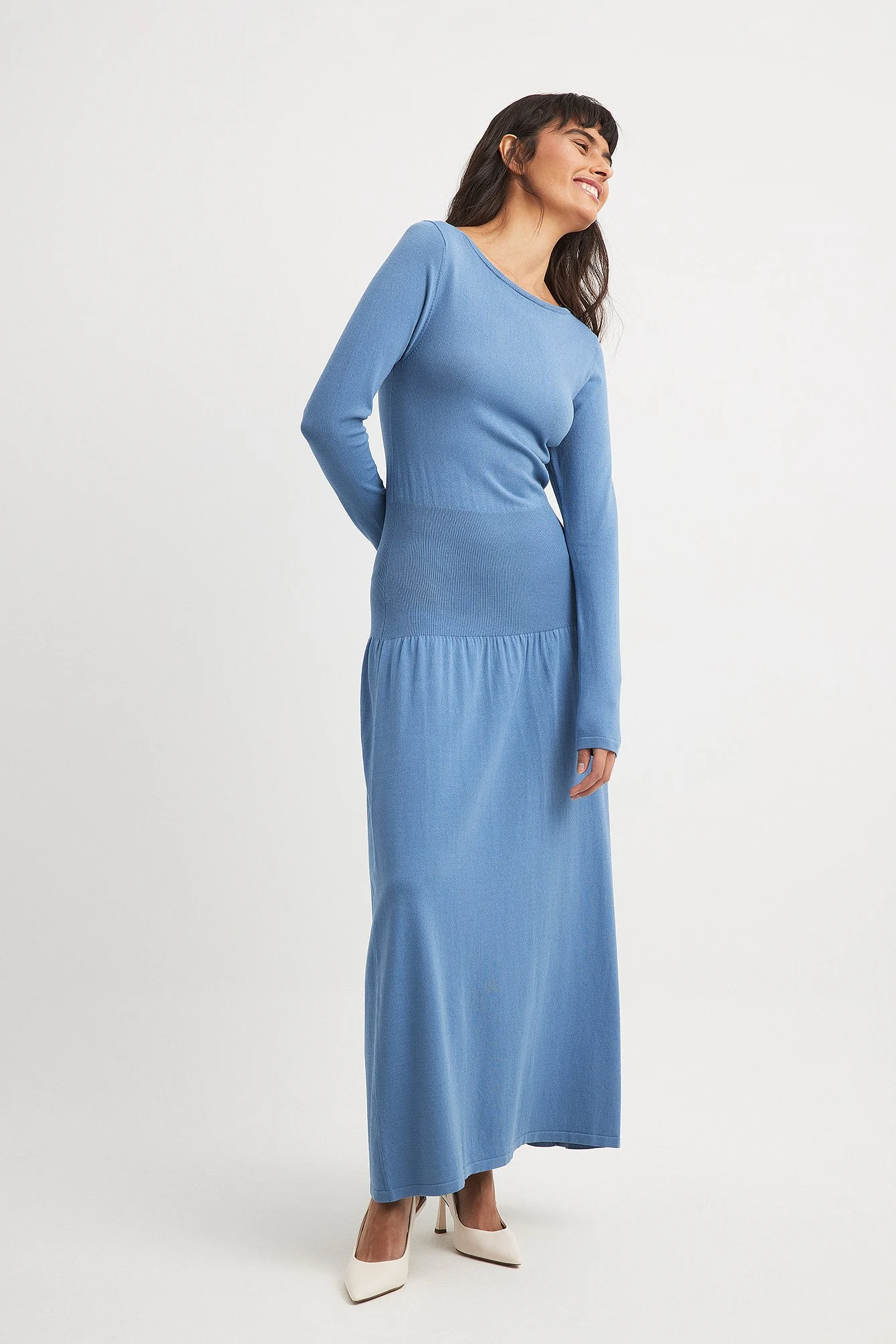 Strick-Maxikleid mit Taillendetail