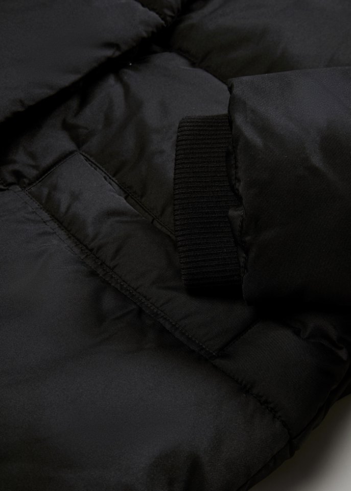 Wattierter Oversize-Mantel mit Kapuze, aus recyceltem Polyester